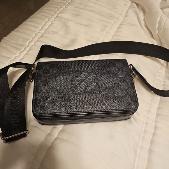 Studio Messenger - Picture 1 of 1